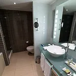 ホテル ヒルトン パリ ラ デファンス 4*