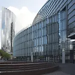 Hilton Paris La Defense 4*
