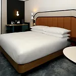 ホテル ヒルトン パリ ラ デファンス 4*