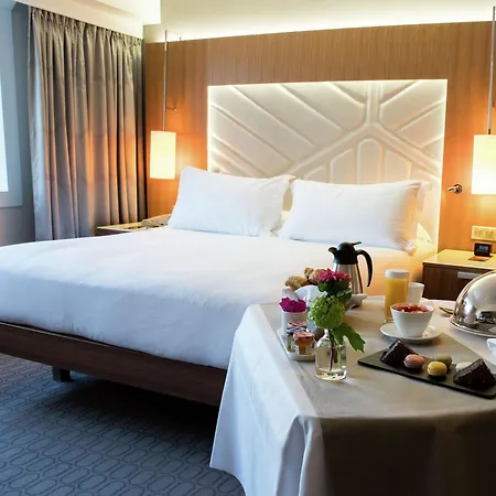 Hotel Hilton Paris La Defense 4*