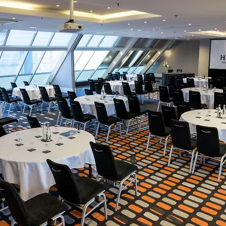 힐튼 파리 라 데팡스 4*