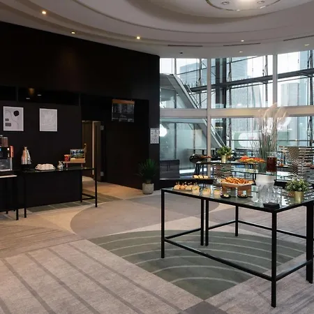 Hilton Paris La Defense Hotel 4*
