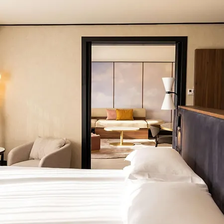 Hilton Paris La Defense Hotel 4*
