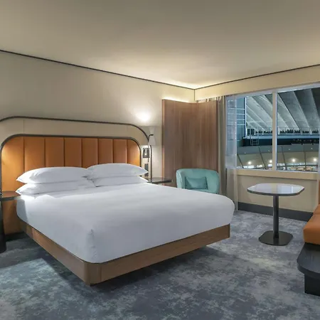 Hilton Paris La Defense 4*