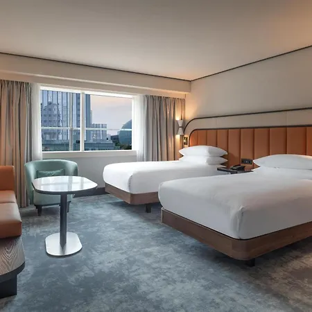 Hilton Paris La Defense מלון 4*