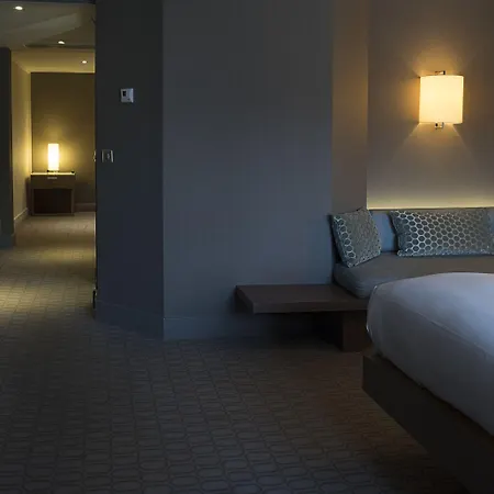 Hilton Paris La Défense 4*
