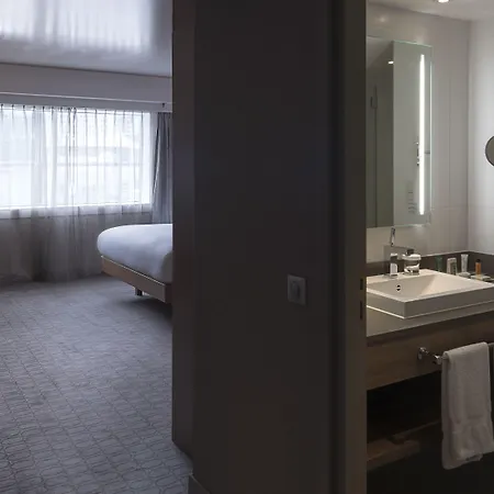 Hilton Paris La Defense מלון