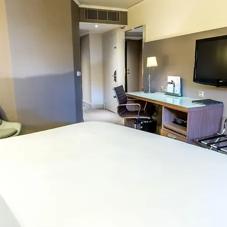 힐튼 파리 라 데팡스 4*