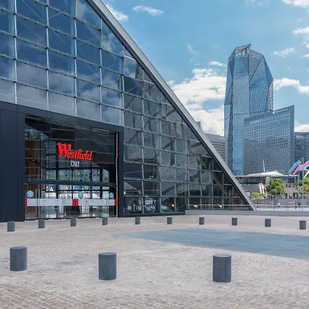 Hilton Paris La Defense Hotel