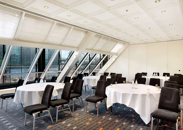 Hotel Hilton Paris La Defense 4*