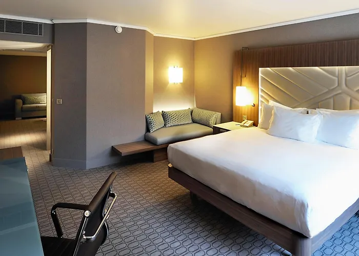 Hotel Hilton Paris La Defense 4*